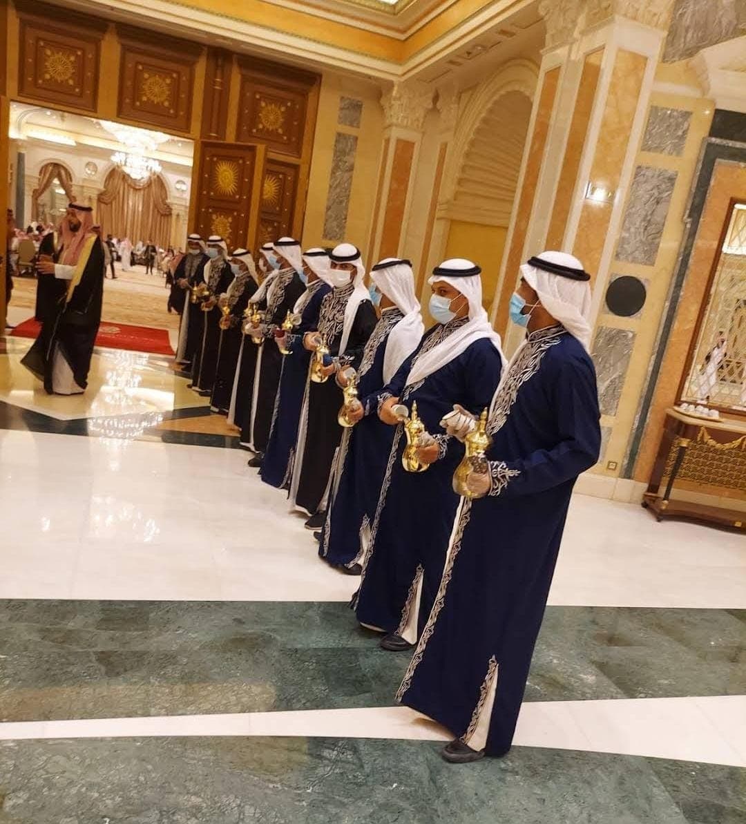 قهوجى محترف يقدم خدمات القهوة العربية للمناسبات الخاصة والفعاليات في الرياض